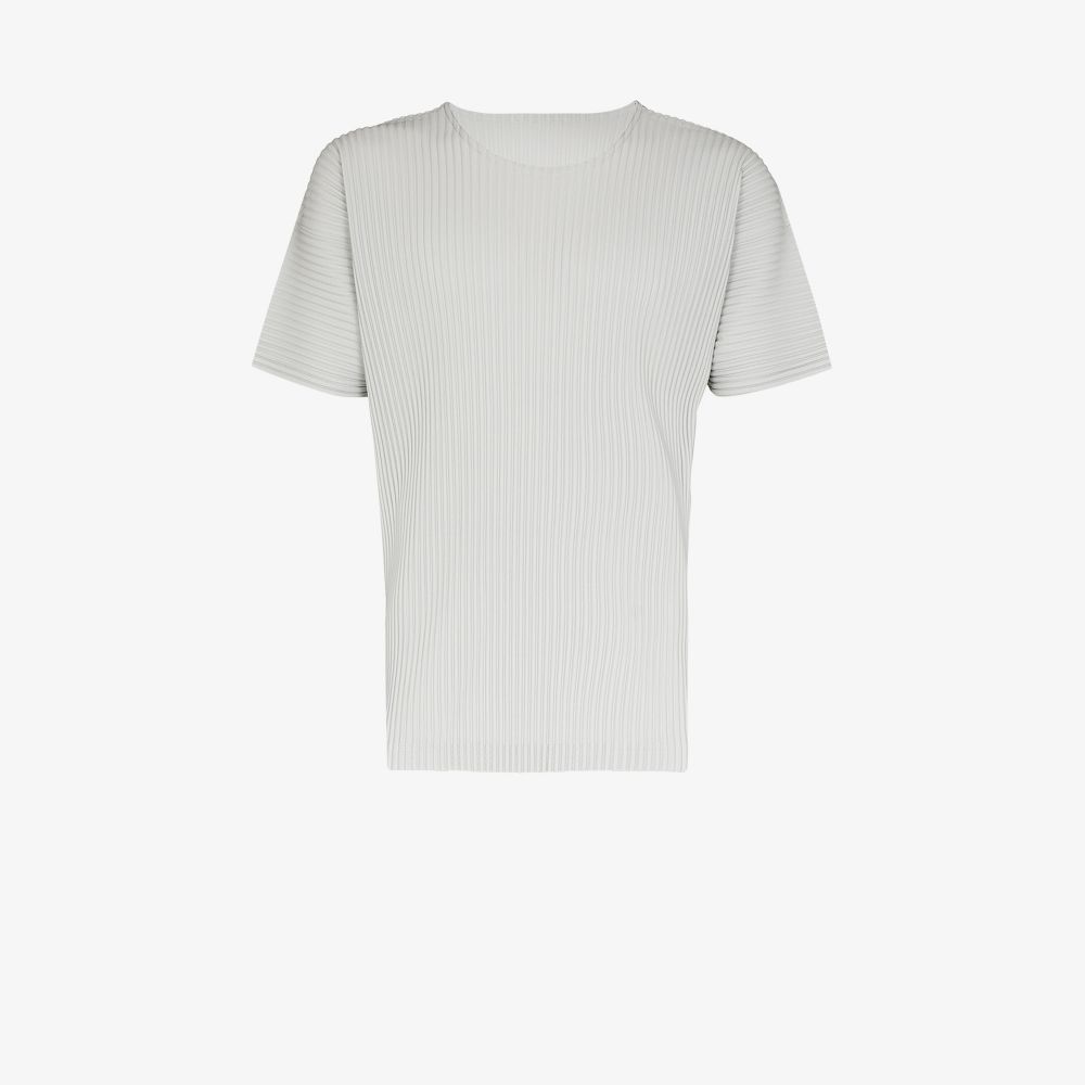 PLEATS PLEASE ISSEY MIYAKE photo