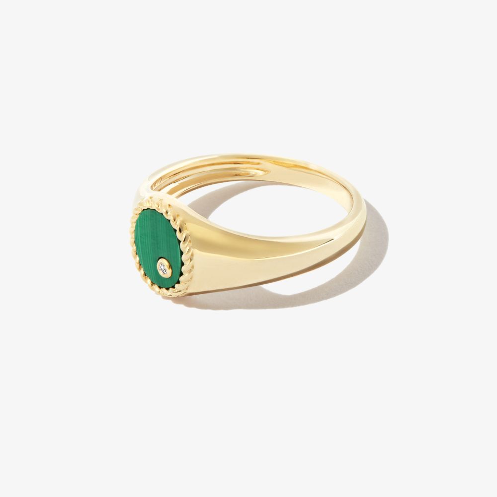 Yvonne Léon 9k Yellow Gold Mini Ovale Malachite Diamond Signet Ring In Gold