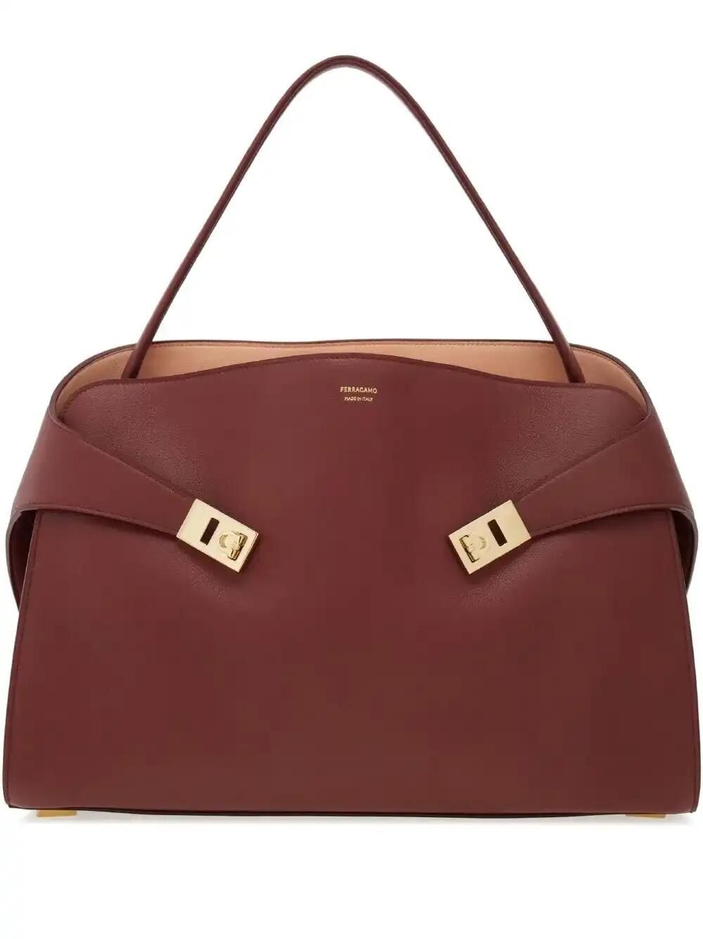 L Hug Shoulder Bag
